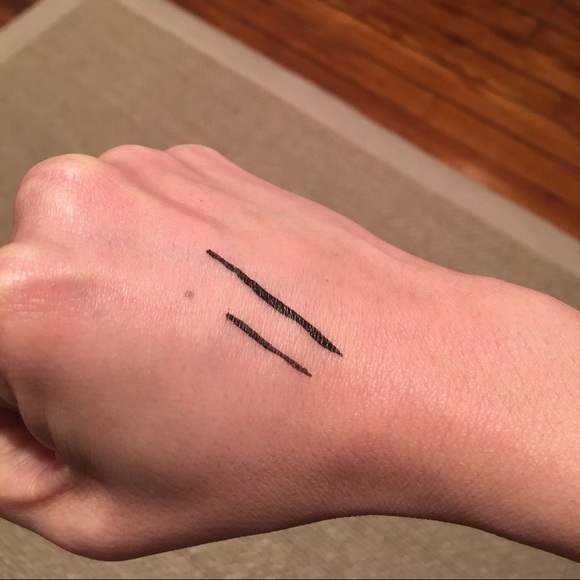 Tom Ford liquid eyeliner Deeper