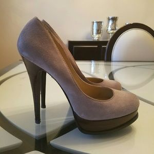 Levity neutral suede Platform  pumps sz. 9