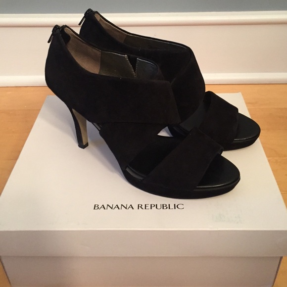 Banana Republic Aretha black suede heels - Picture 2 of 4