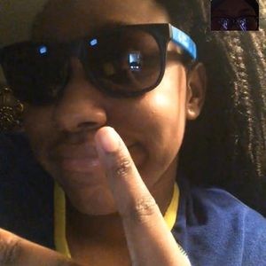 Meet your Posher, Simone