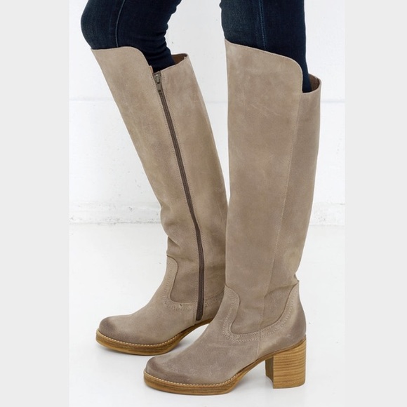 SUEDE KNEE-HIGH BOOTS