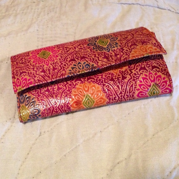 Pink intricate design floral wallet