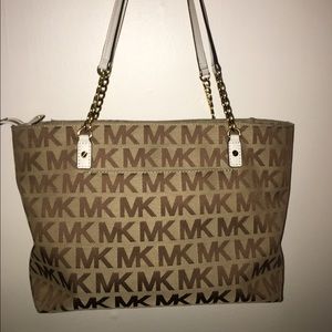 Michael Kors purse. Barely used, good condition.