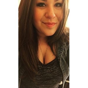 Meet your Posher, Desirae