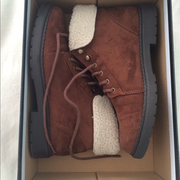 Forever 21 faux suede and faux shearling booties - Picture 1 of 3