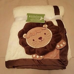 Baby boa blanket with lion NWT