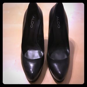 ALDO black platform heels !