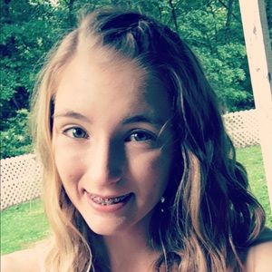 Meet your Posher, Courtney