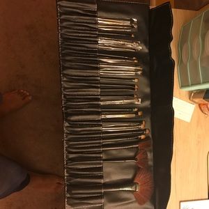 23 piece brush set GENTLY USED !