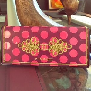 MAC Holiday Sweet eyeshadow palette