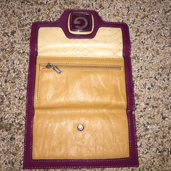 Guess Wallet - Picture 3 of 3