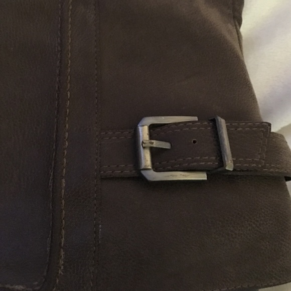 Brown knee high heeled boots - Picture 2 of 4