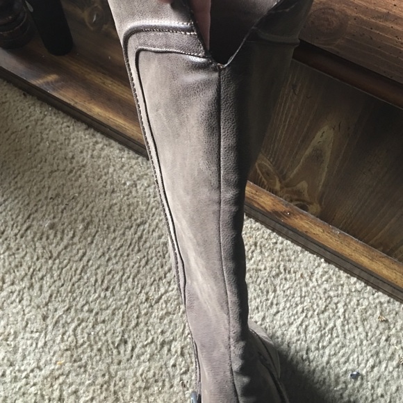 Brown knee high heeled boots - Picture 4 of 4