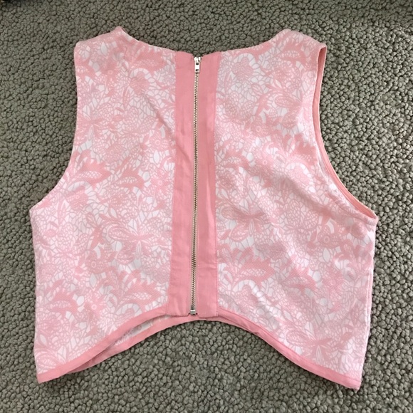 Crop top! - Picture 2 of 2