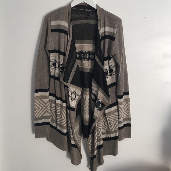 Sweaters - Gorgeous Tan and Black Draper Cardigan Sweaters - Gorgeous Tan and Black Draper Cardigan