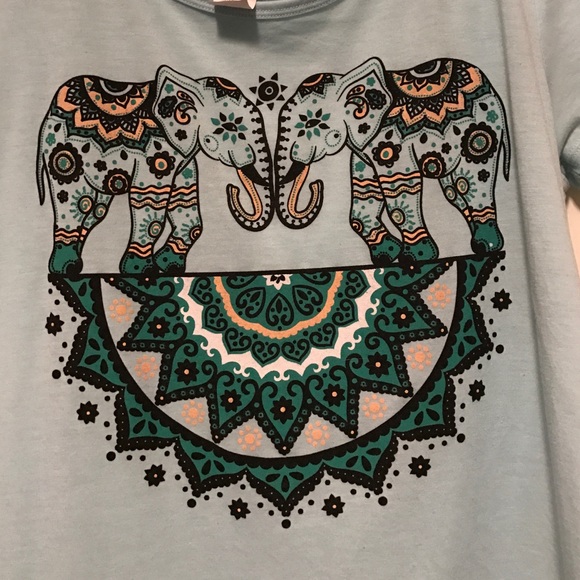 Top - Picture 2 of 4