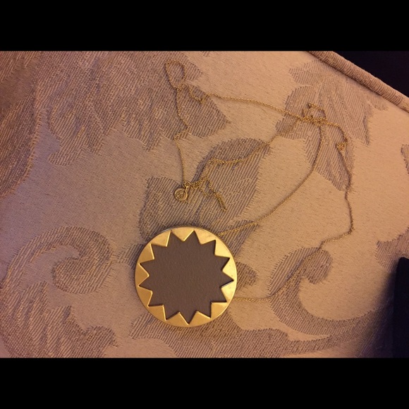 AUTHENTIC House of Harlow 1960 necklace