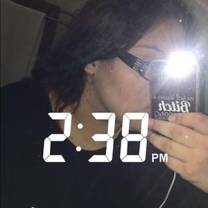 Meet your Posher, Monique