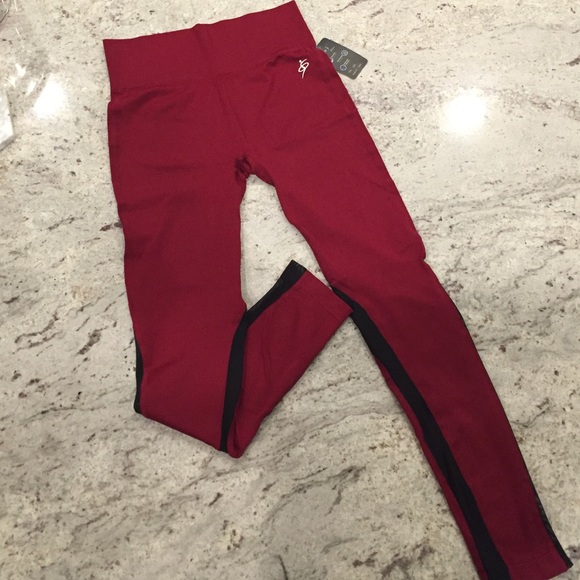 Wine yoga/active pants with mesh