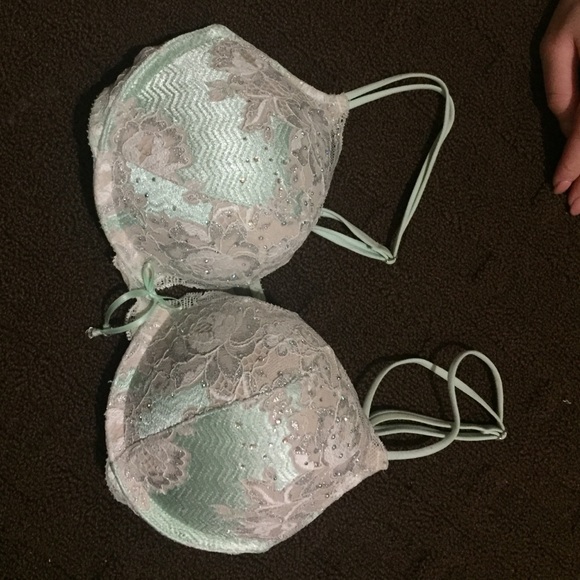 VS Bra