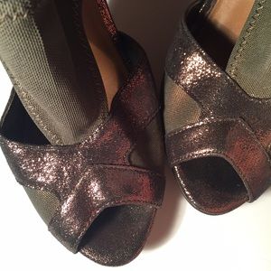 Donald Pliner Metallic Heel