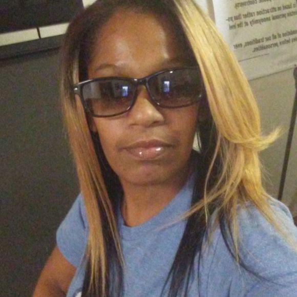 Meet your Posher, Akia - Picture 1 of 1