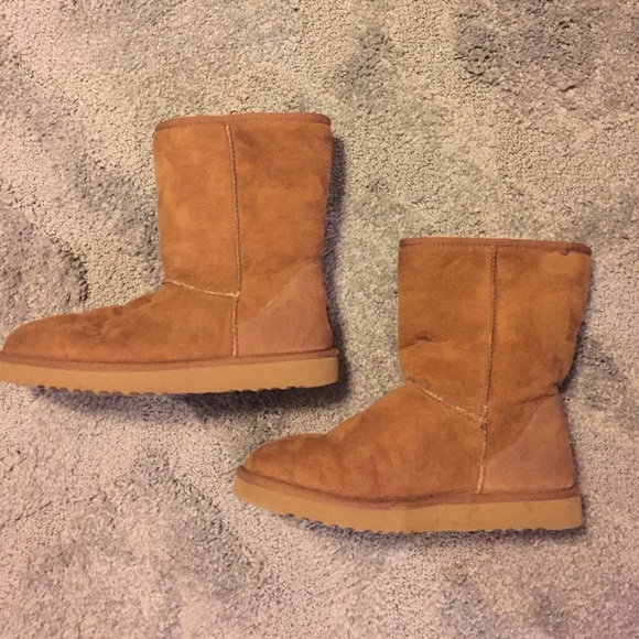 Short ugg boots