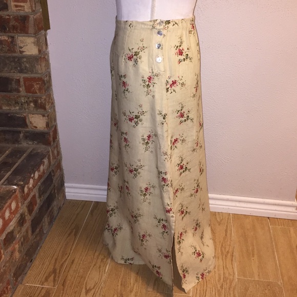 Elegant Vintage Floral Skirt - Picture 2 of 4