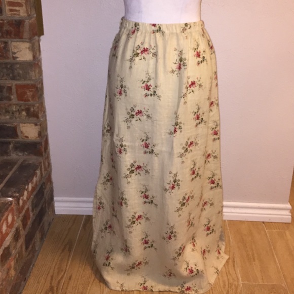 Elegant Vintage Floral Skirt - Picture 4 of 4