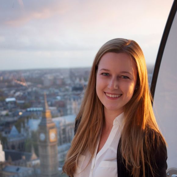 Meet your Posher, Carolyn - Picture 1 of 1