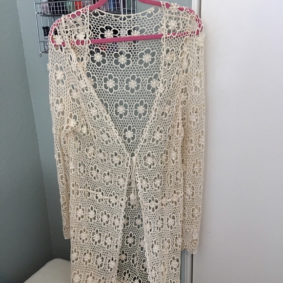 Detailed woven long-sleeve kimono