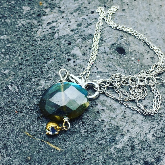 Delicate Labradorite silver necklace - Picture 5 of 6