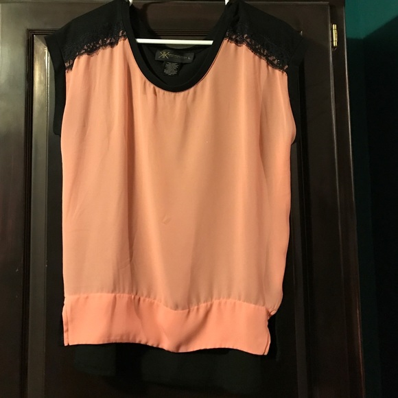Cute top - peach and black