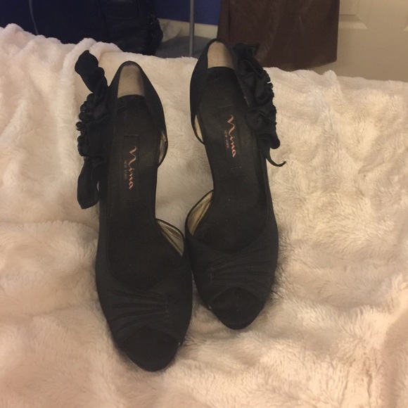 Black satin high heeled cocktail shoes - Picture 2 of 3