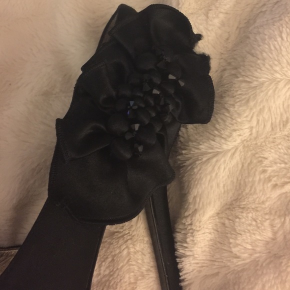 Black satin high heeled cocktail shoes - Picture 3 of 3