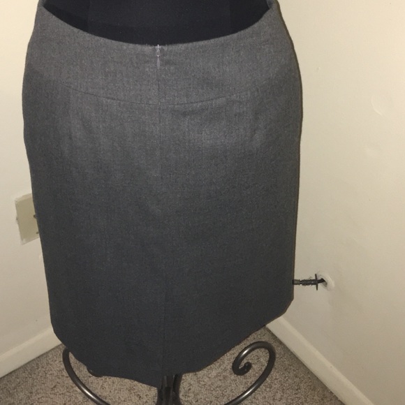 Gray Talbots skirt - Picture 3 of 3