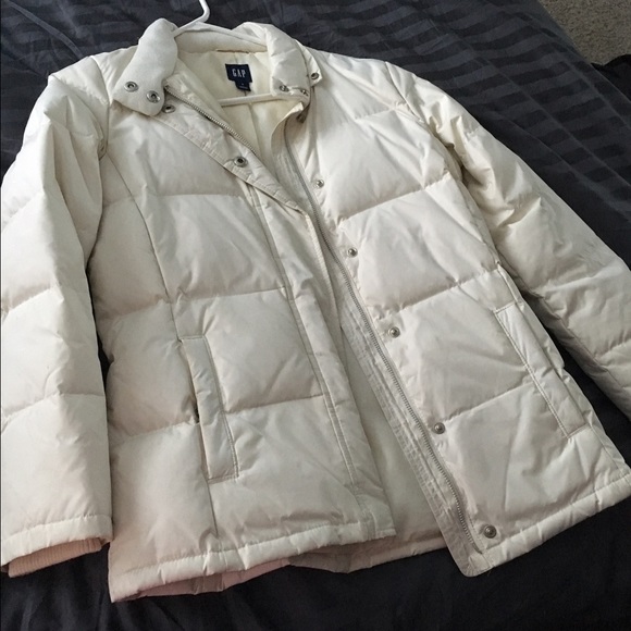 Gap puffer jacket