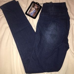 Dark Colombian jeans 🔹