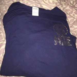 BNWOT xs sequence tee VS