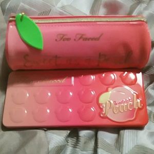 Used Too faced Peach Sweet Palette. And bag
