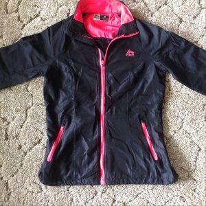 size small lightweight running jacket windbreaker