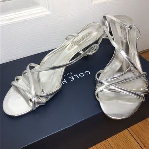 Bandolino silver strappy sandals 🌞
