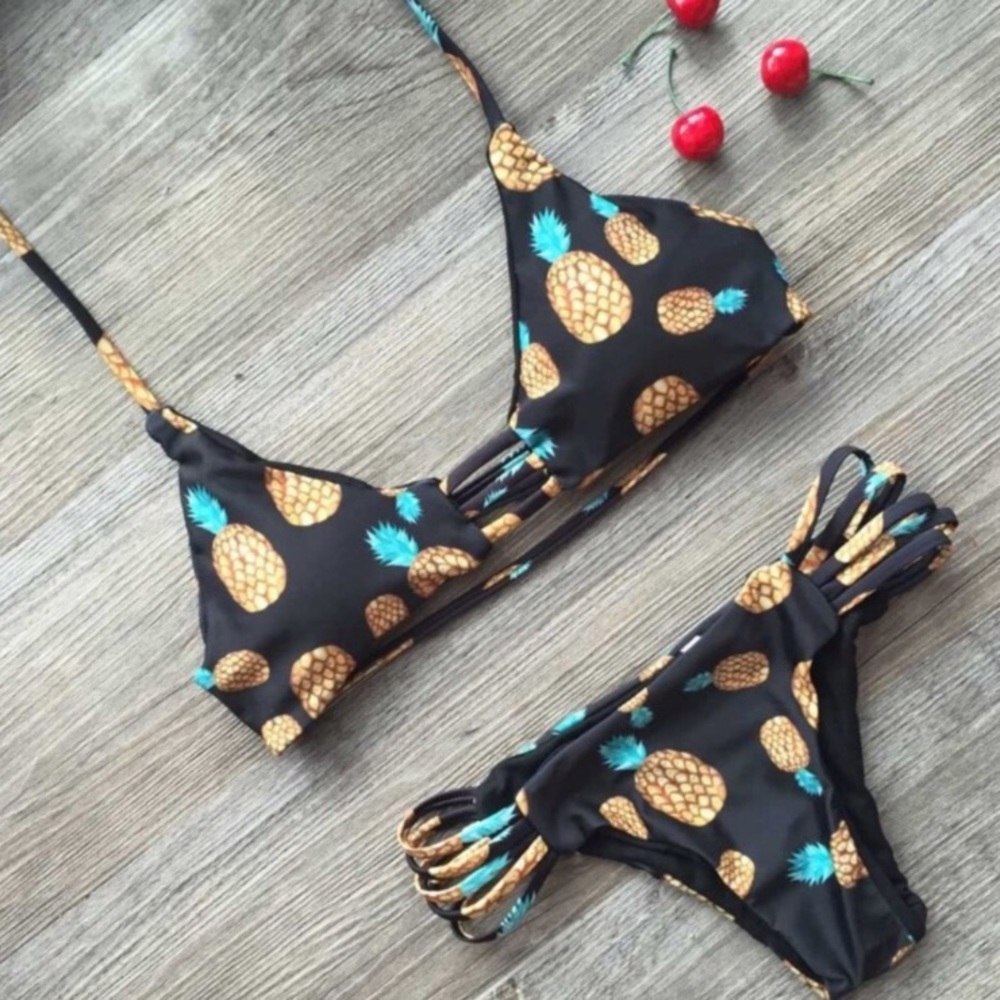 Sexy Bikini Set - Picture 2 of 2
