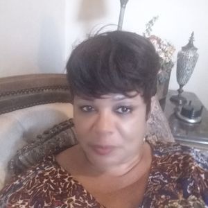 Meet your Posher, Lucinda