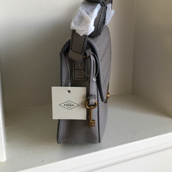 Fossil Grey EMI Leather Saddle Bag crossbody NWT - Picture 2 of 4