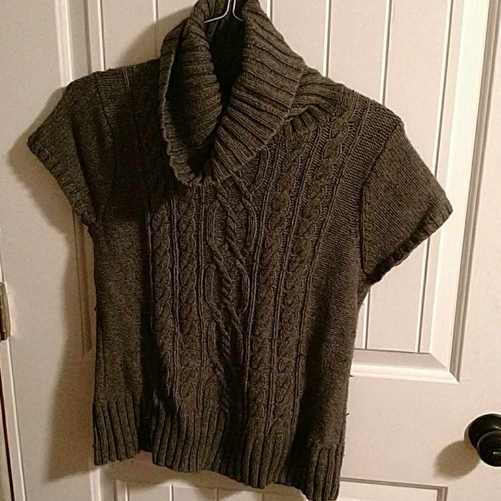 GORGEOUS GRAY SWEATER