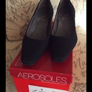 NEW - Aerosols black fabric pumps