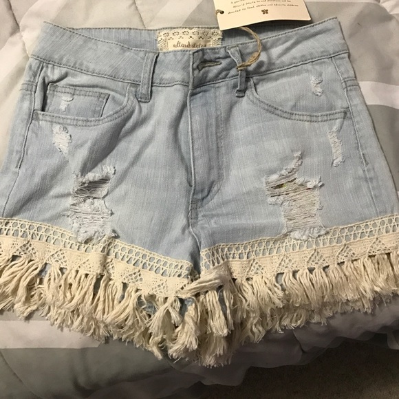 Light Jean shorts