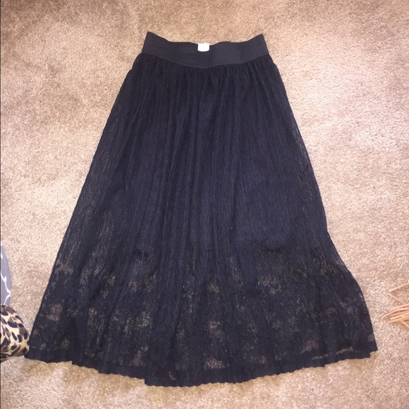 Black below the knee shirt