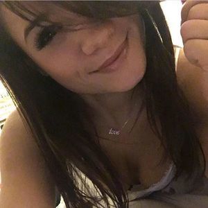 Meet your Posher, Lara